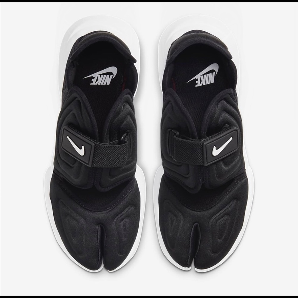Nike Aqua Rift Sneakers women Rare 9.5 RARE FIND FIRM PRICE